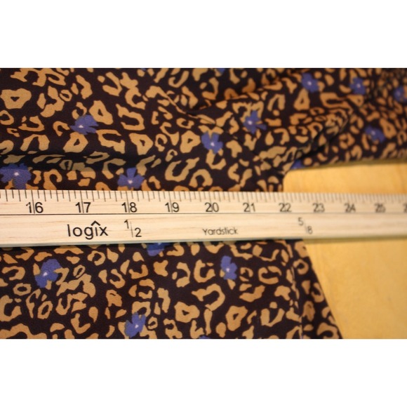 LOGO Lori Goldstein Blouse Womens Large Brown Long Sleeve Button Animal Print - Picture 9 of 11